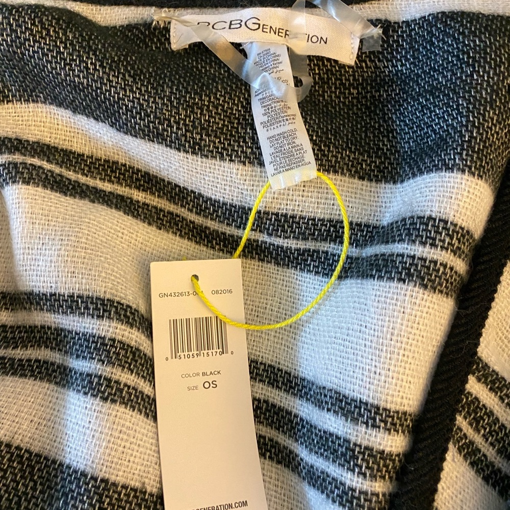 Poncho - Picture 2 of 3
